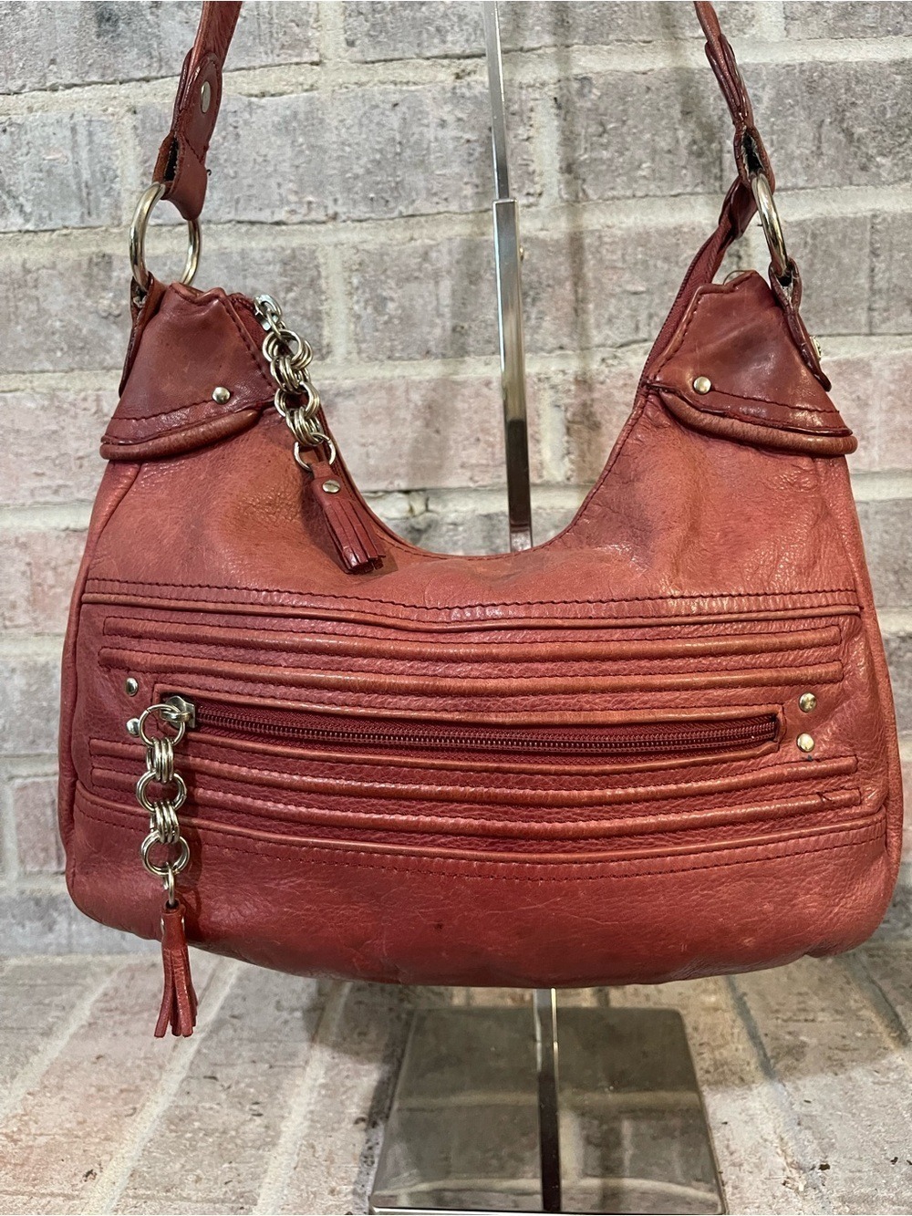 Stone Mountain Accessories Red Shoulder Bag